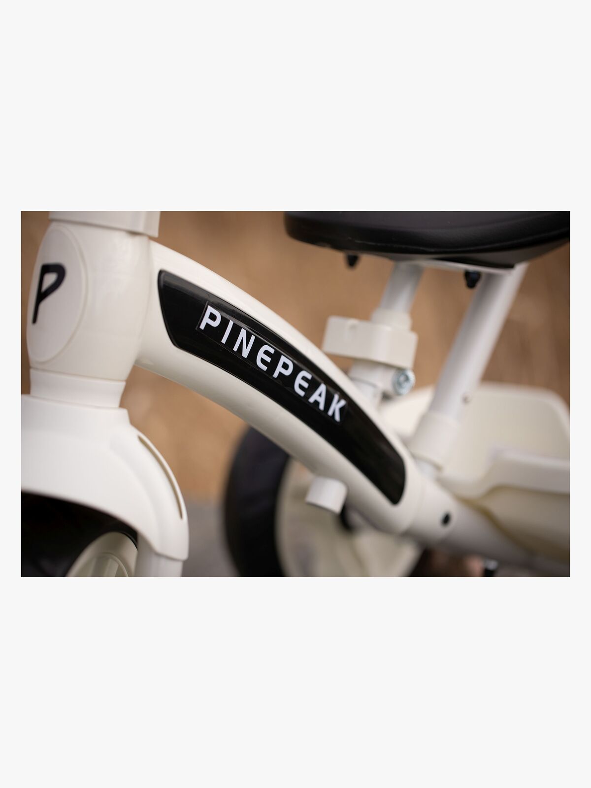 PP-180-tricyclewhiteblack-1895_3b.jpg