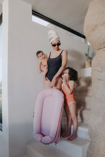 DockATot Deluxe+ Babynest, Ginger Chambray