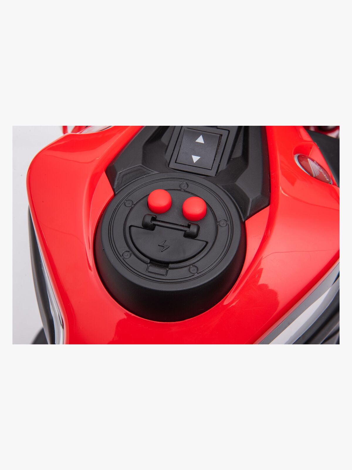 7050220A-RED-2896_4h.jpg