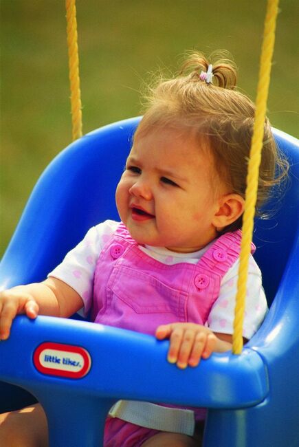 Little_Tikes_Gunga_Toddler_Swing_Bla_4a.jpg