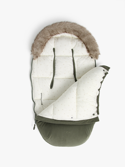 BM-BriskFootmuff-GREENLEAF-1882_3b.jpg
