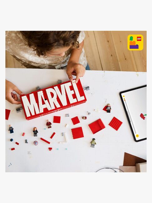 LEGO Super Heroes 76313 MARVEL-logo og minifigurer