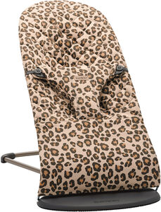 BabyBjörn Bliss Skråstol Cotton Leopard, Beige