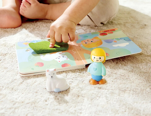 Hape Eventyrbog med Legesæt The Cat's Rescue