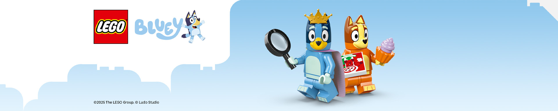 LEGO-figurer fra Bluey med lup og is på blå baggrund.