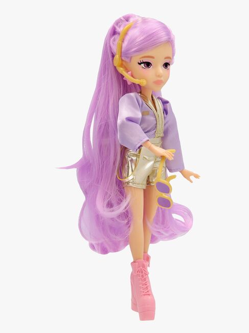 K-POP idol Modedukke Nari