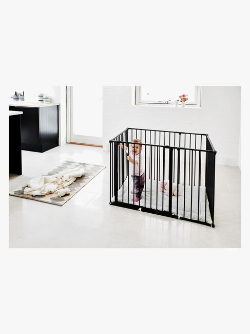 BabyDan_Lekhage_Square_Svart_4c.jpg