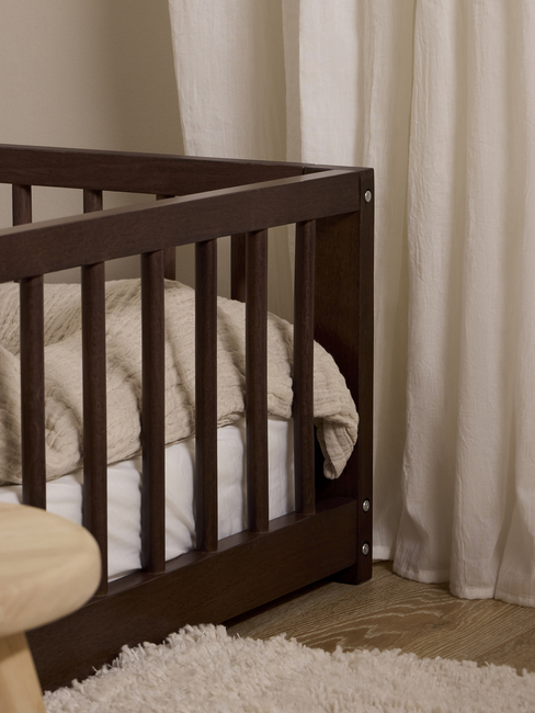 Minitude Dylan Juniorseng/Montessoriseng 90 X 200, Walnut SHIDA23021A-L-BROWN-2675_4a.jpg