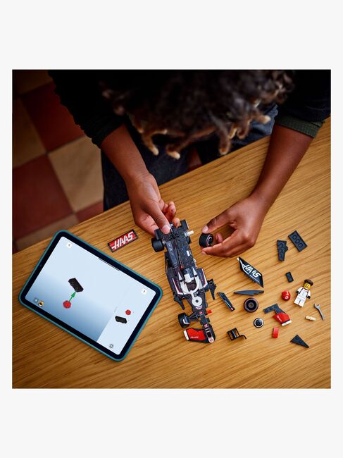 LEGO Speed Champions 77250 MoneyGram Haas F1 Team VF-24-racerbil