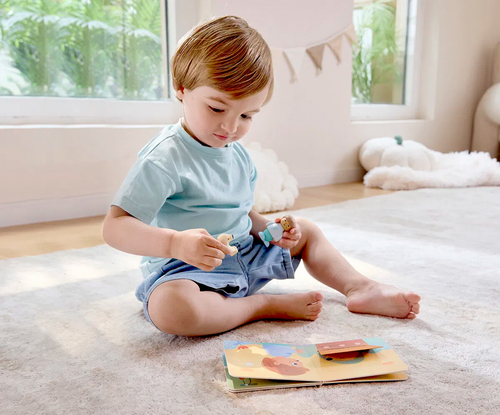 Hape Eventyrbog med Legesæt The Dog's New Friend