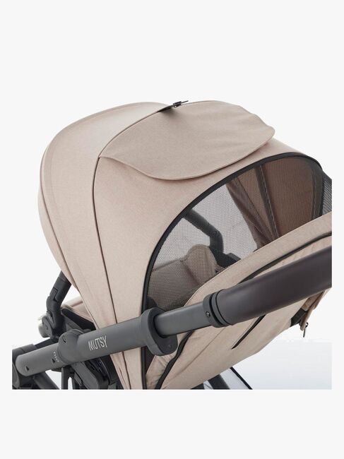 Mutsy Nio Duovogn, Cosmic Sand