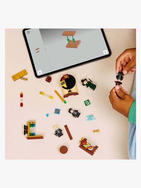 LEGO Harry Potter 76460 Hogwarts-slottet: Fordelingshat-ceremoni