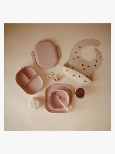 Mushie Madkasse, Blush