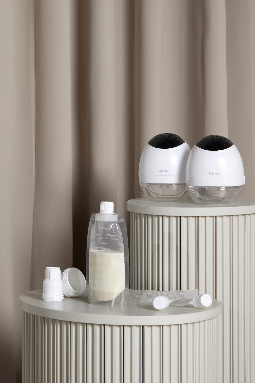 Beemoo CARE Wearable LED Elektrisk Brystpumpe Dobbelt inkl. Modermælksposer 30-pak