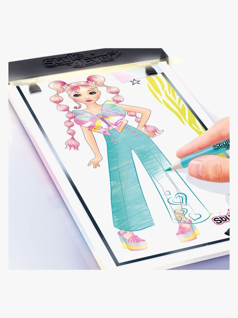 Style 4 Ever Fashion Designer Light-up Pad Kreasæt