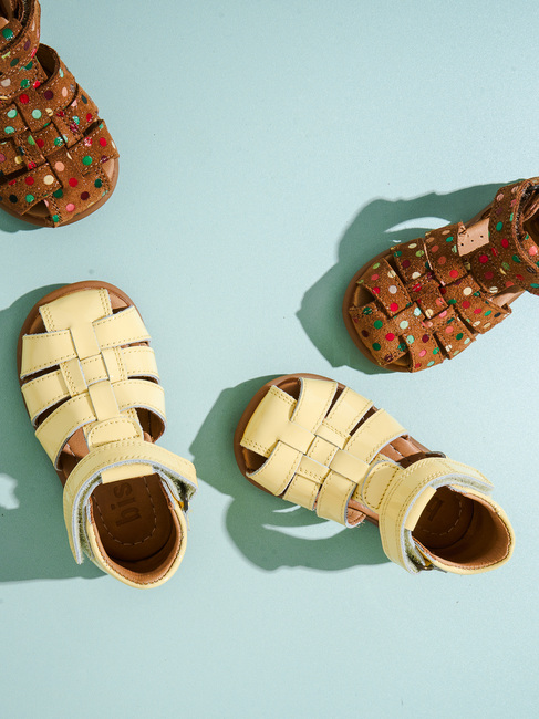 Bisgaard Carly Sandaler, Butter