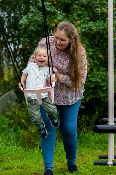 Hörby Bruk Babygynge, Lyserød