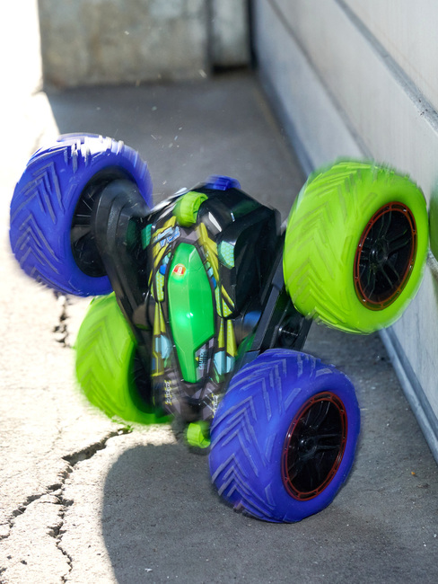 Dickie Toys Fjernstyret Bil Cyber Flip 201105010-1346_4b.jpg
