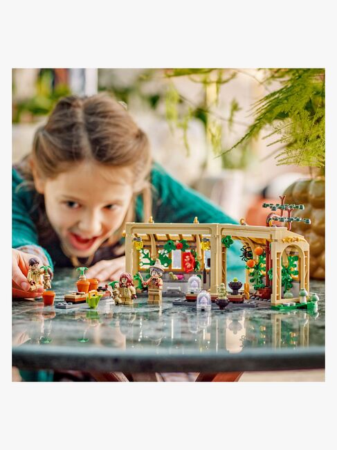 LEGO Harry Potter 76445 Hogwarts-slottet: Botaniklektion