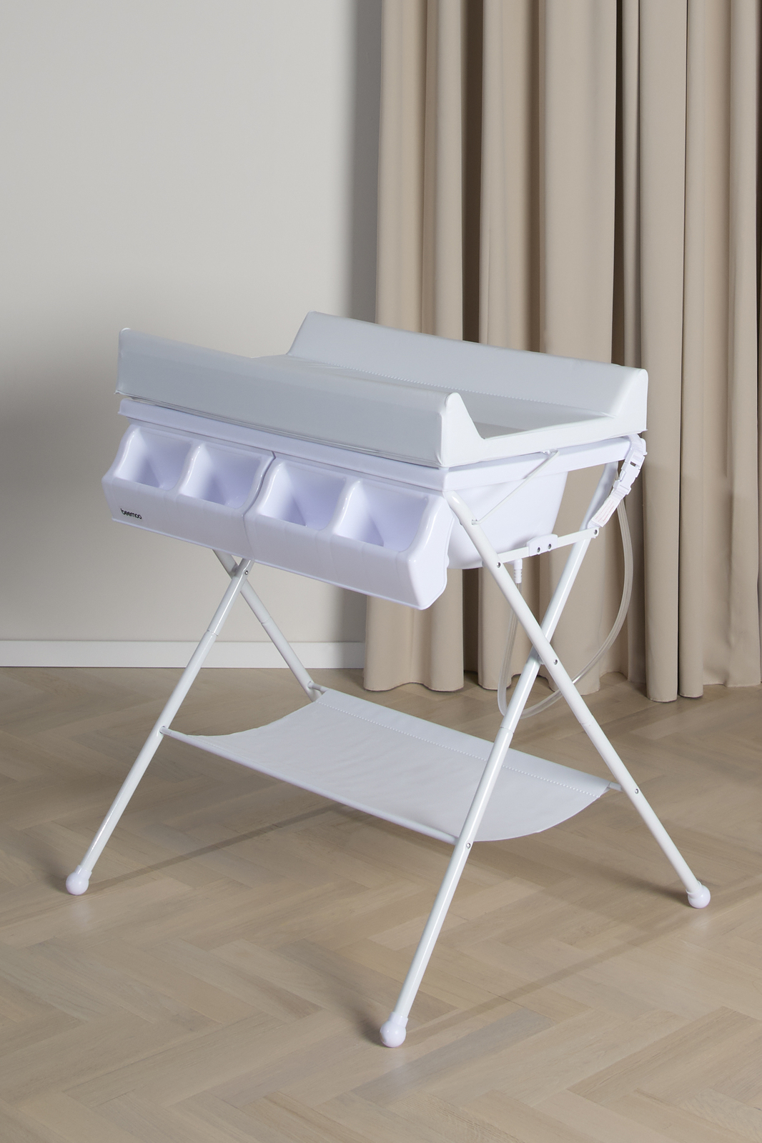 Beemoo CARE Sammenfoldeligt Puslebord m. Badekar, Hvid