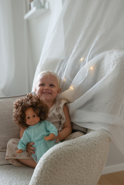 Skrållan Lillan Taledukke Mørkt Hår 36 cm