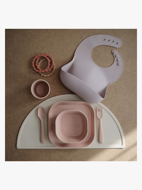 Mushie Bestik, Blush