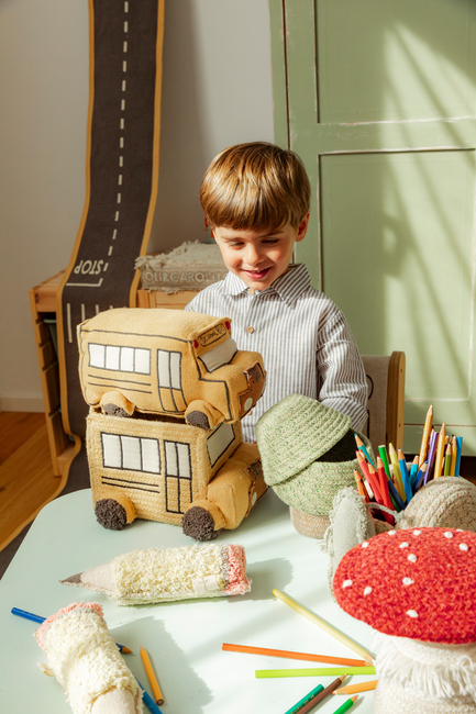 Lorena Canals Kurv, Mini School Bus