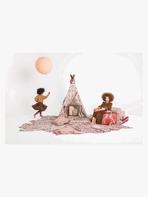 DockATot Present Tense Pude, Theodosia