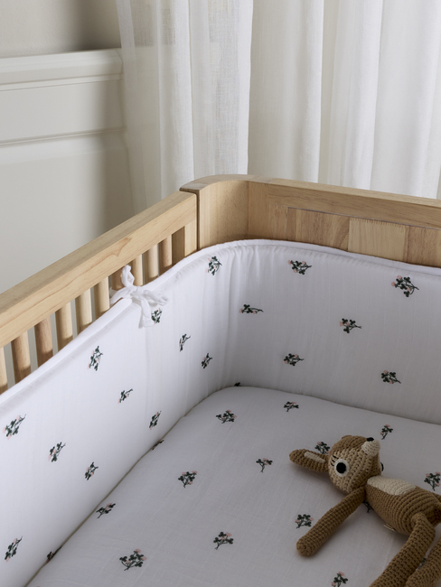 Alice & Fox JUNE Vokseseng inkl Sengesæt ADORA 100x130, Dream White