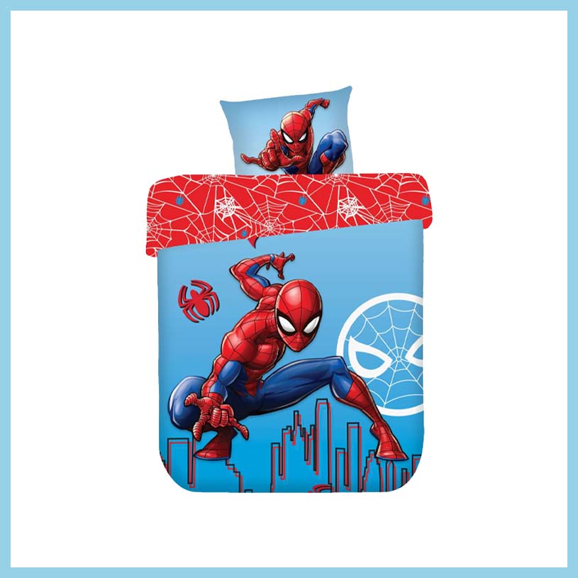 Sengetøj med Spider-Man og spidse net, med teksten 'Marvel Spider-Man'.