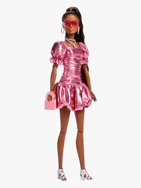 Barbie Deluxe Style Dukke i Lyserød Kjole