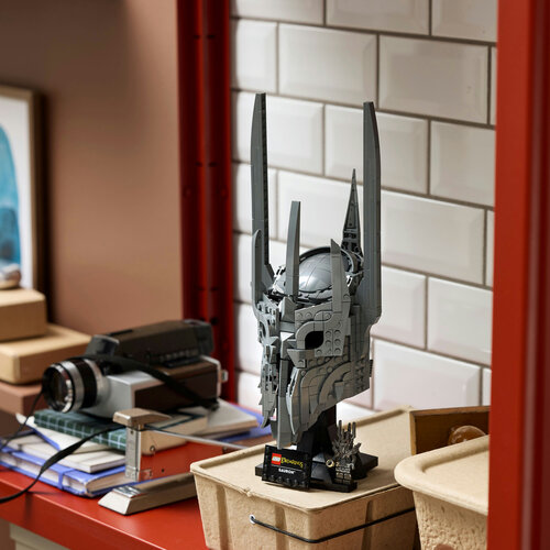 LEGO Icons 11373 Ringenes Herre: Saurons hjelm