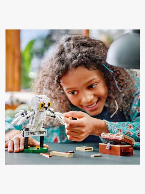 LEGO Harry Potter 76425 Hedvig på Ligustervænget nr. 4