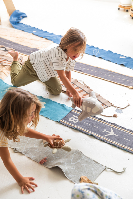 Lorena Canals Ride & Roll Flyvemaskine + Bane