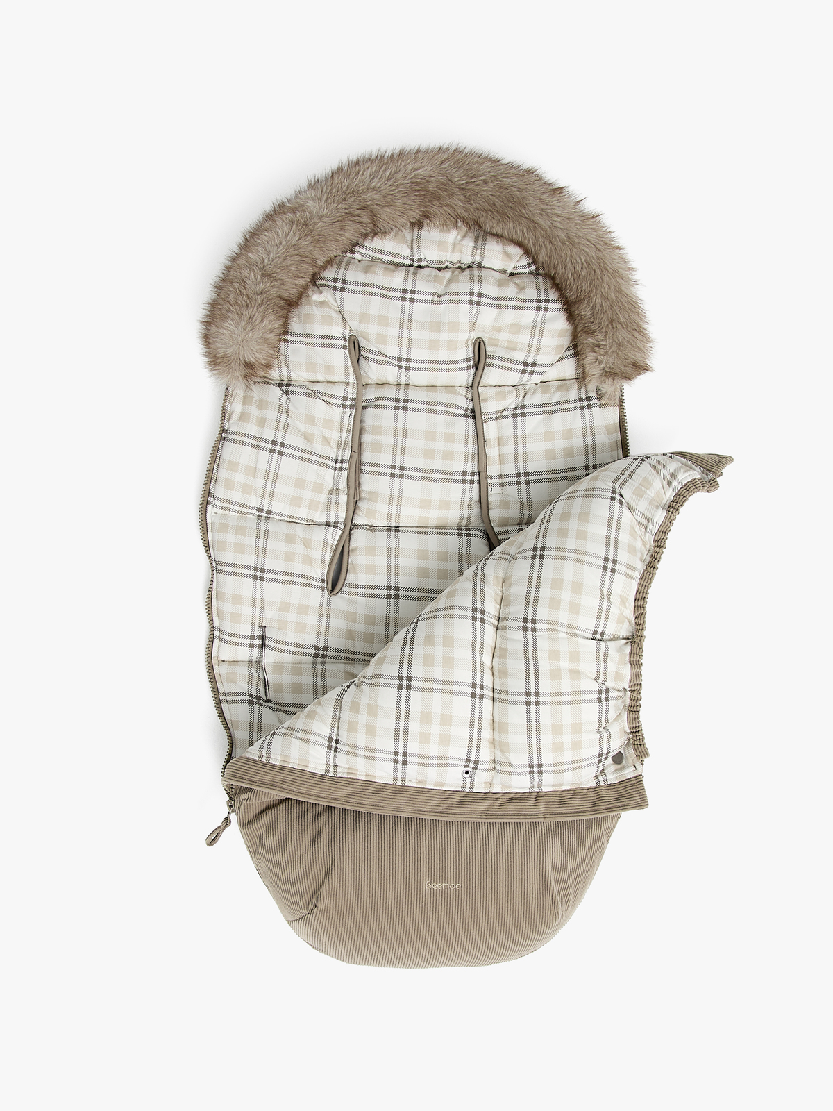 BM-BriskFootmuff-TAUPECHECK-1882_3b.jpg