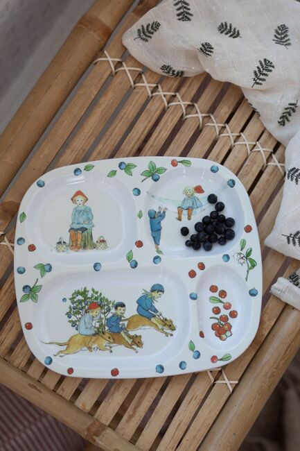 Elsa Beskow Putte I Blåbærskoven Tallerken med Rum