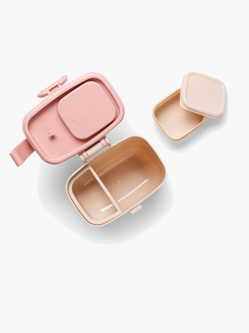 Elodie Madkasse, Rosy Bow