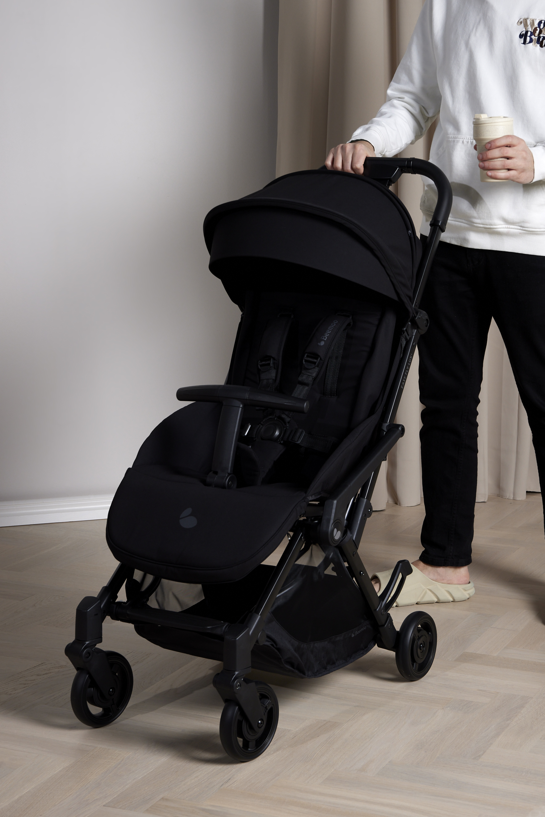 Beemoo Easy Fly Lux 4 Klapvogn, Jet Black
