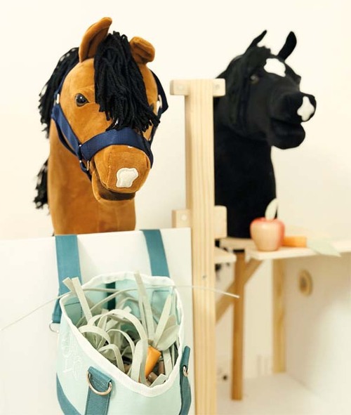 Small Foot Kæphestestald