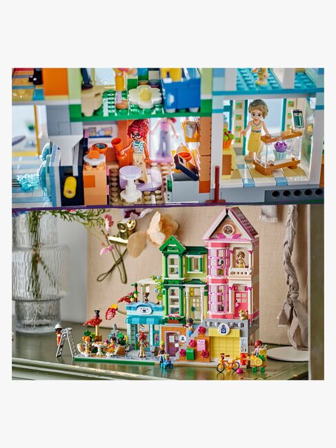 LEGO Friends 42670 Heartlake City lejligheder og butikker