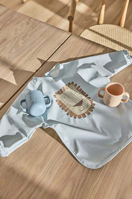 OYOY Lobo Løve  Langærmet Hagesmæk, Ice Blue