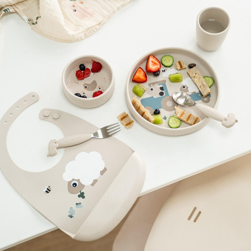 Done By Deer Tiny Farm Silikone Spisesæt Stick & Stay, Sand