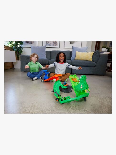 Hot Wheels Monster Trucks Dragon Destruction Racerbane
