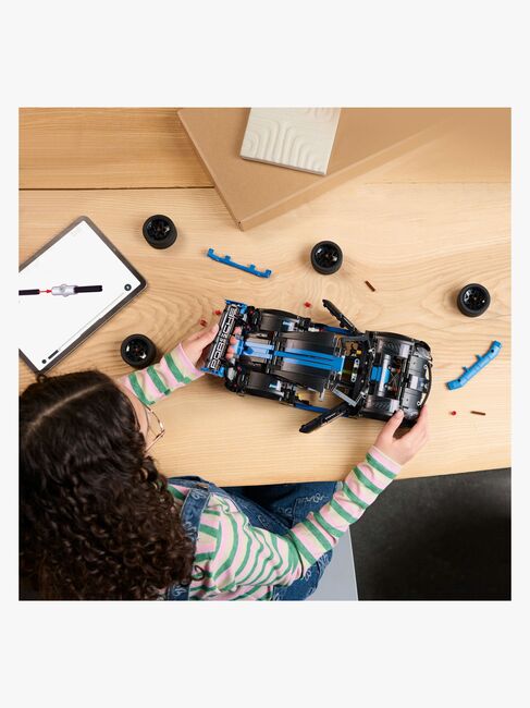 LEGO Technic 42176 Porsche GT4 e-Performance-racerbil