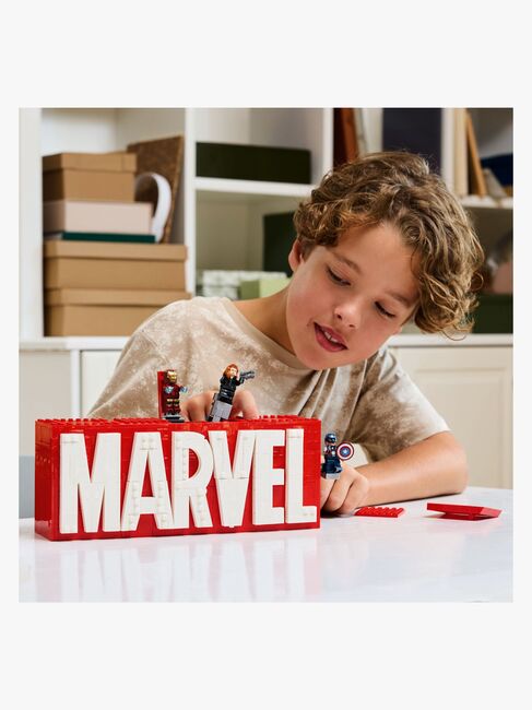 LEGO Super Heroes 76313 MARVEL-logo og minifigurer