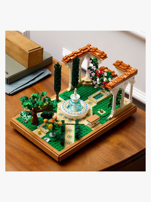 LEGO Icons 10359 Have med springvand