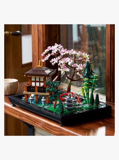 LEGO Icons 10315 Fredfyldt have