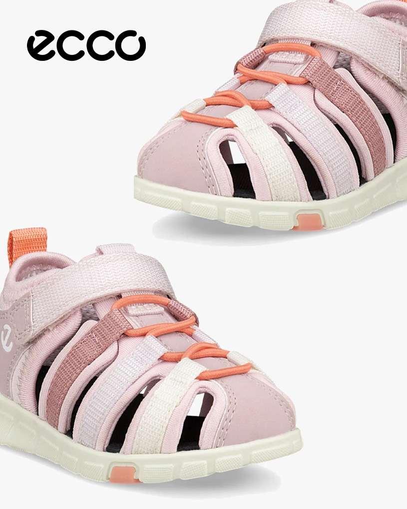 Ecco-logo ved rosa og beige børnesandaler med orange snørebånd. Sporty design med hvid sål.