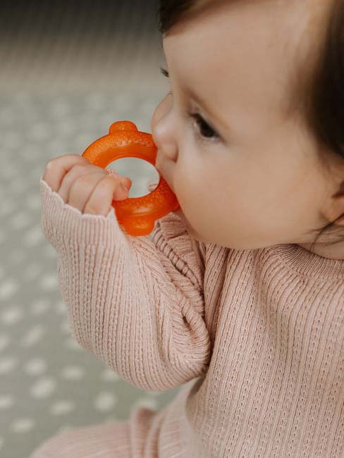 Nuby IcyBite Stabelbare Bideringe 890650-1124_4b.jpg