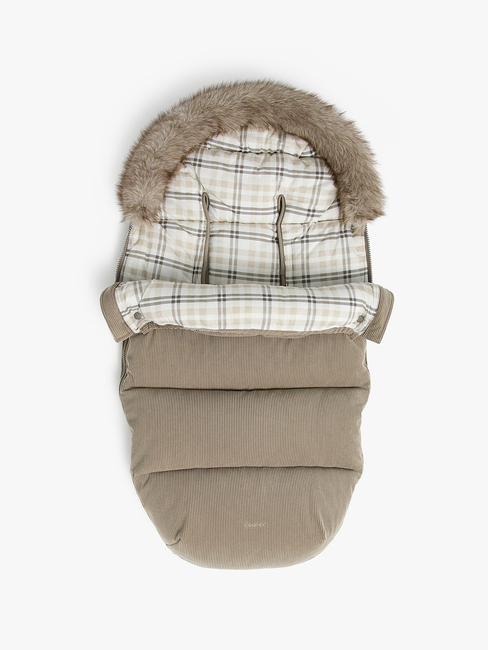 BM-BriskFootmuff-TAUPECHECK-1882_3a.jpg